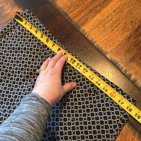 Hilary Radley size 12 capri pants EUC - Picture 4 of 6